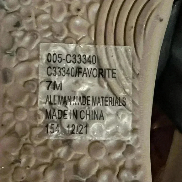 WOMENS CLIFFS FLAT BLACK SANDALS EUC SIZE 7 - Picture 9 of 11